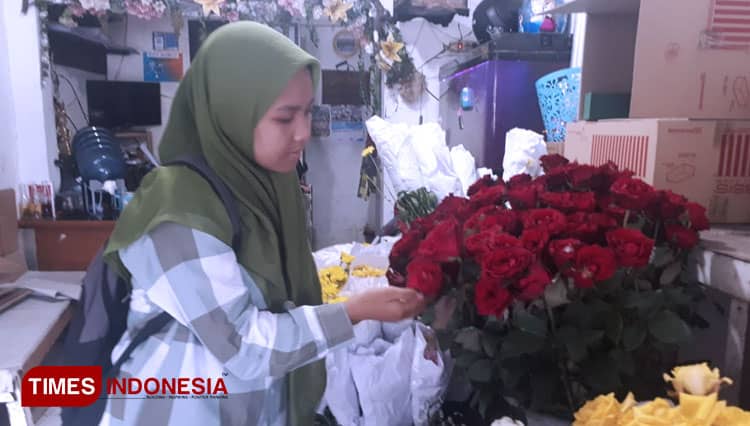 Jelang Valentine, Kios Bunga Splendid Banjir Pesanan