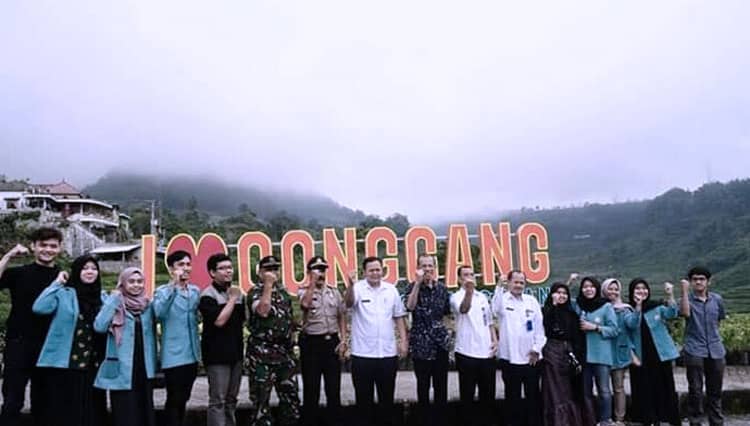 Bupati Magetan Resmikan Gapura Desa Wisata I Love Gonggang