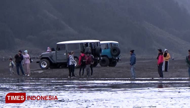Puncak Musim Hujan, Nikmati Fenomena Langka di Bromo