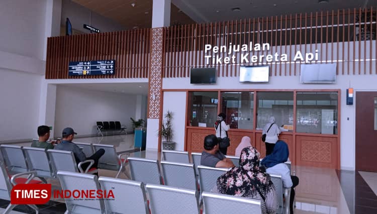 Sejak Berbayar, Kereta Api Bandara Adi Soemarmo Sepi Peminat