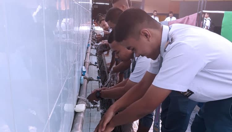 Siswa SMK PGRI 2 Ponorogo Wajib Wudhu Sebelum Masuk Kelas