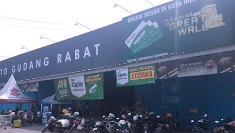Kisruh Kembali Terjadi Antara Pedagang Pasar Baru dan Toko Modern Cipto Gudang Rabat