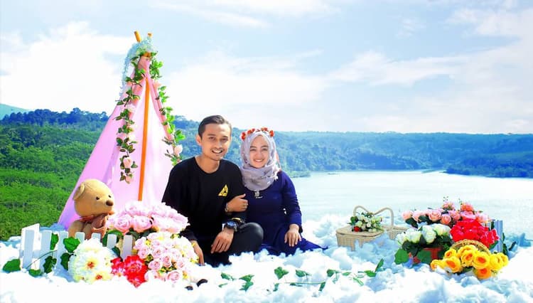 Gali Potensi, Lahirkan Wisata Spot Foto Negeri Atas Awan