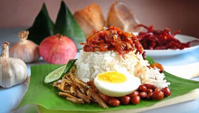 Sama-Sama Enak, Tapi Ini Perbedaan Nasi Uduk dan Nasi lemak