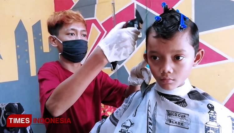 Sedekah Potong Rambut Gratis di Sragen, Syaratnya Ini...