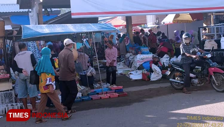 Pasar Tradisional Bungkal Ponorogo Dipenuhi Pengunjung
