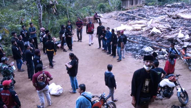 Ansor dan PSHW Bantu Warga Korban Kebakaran di Ponorogo
