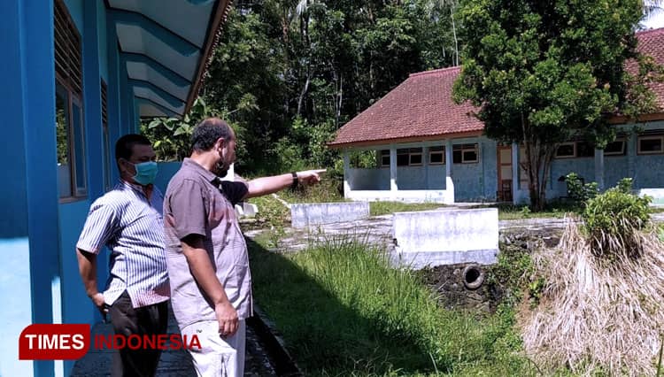 Warga Keluhkan SMPN 3 Pekuncen Banyumas Tanpa Tembok Keliling