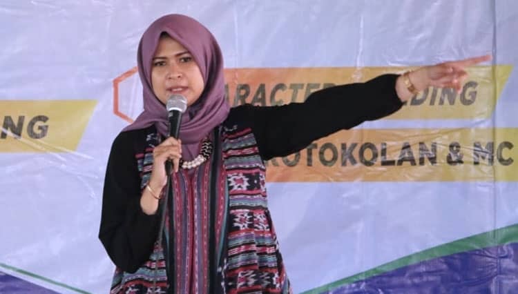 Lisa, MC Pemkot Madiun: Pembawa Acara Harus Update Informasi