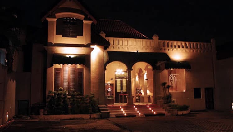 Colors Pub & Restaurant is Back in Business