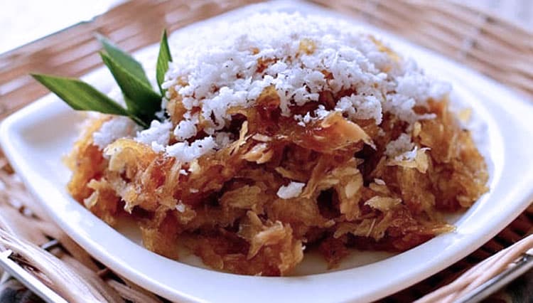 Sawut, the Real Delicacy of Sweet Grated Cassava