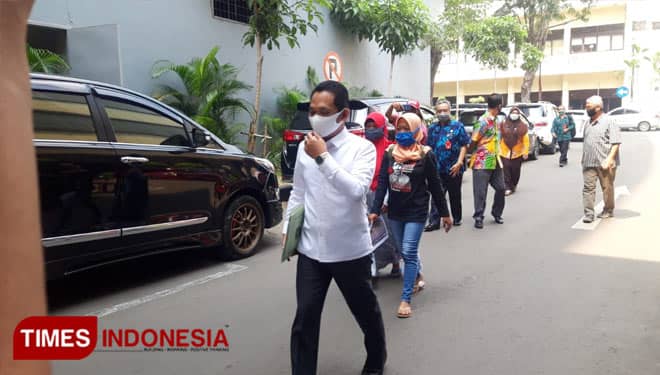 Pertahankan Tanah Salim Kancil, Bupati Lumajang Penuhi Panggilan Polda Jatim