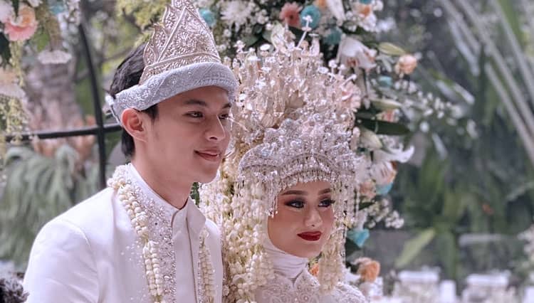 Sempat Taaruf, Dinda Hauw Dinikahi Rey Mbayang