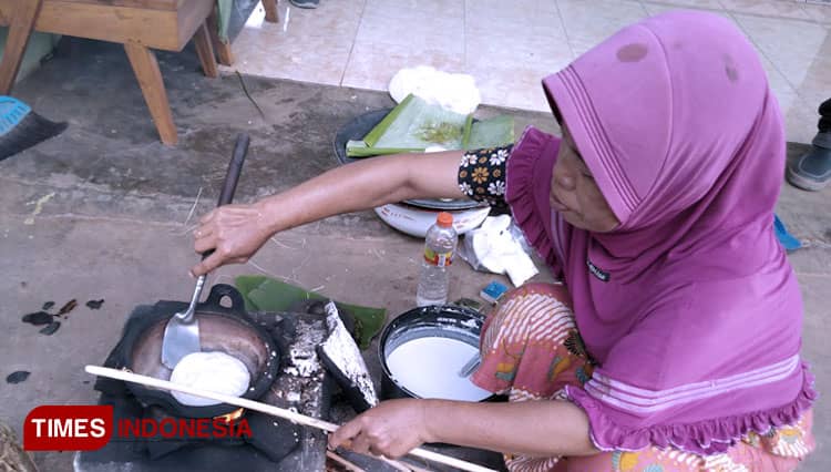 Kue Serabi Masih Eksis Hingga Kini, Cukup Dua Ribu Dapat Satu Porsi