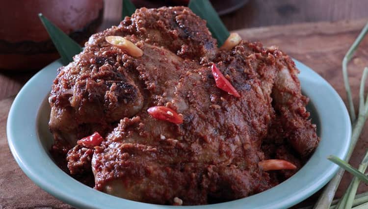7 Kelezatan Makanan Khas Kalimantan Timur, mulai Nasi Bekenor hingga Ayam Cincance