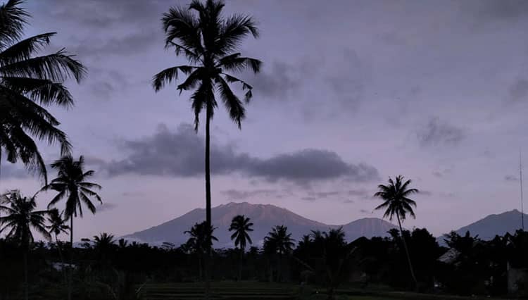 Gunung Raung Keluarkan Suara Gemuruh, Ini Penjelasan PVMBG