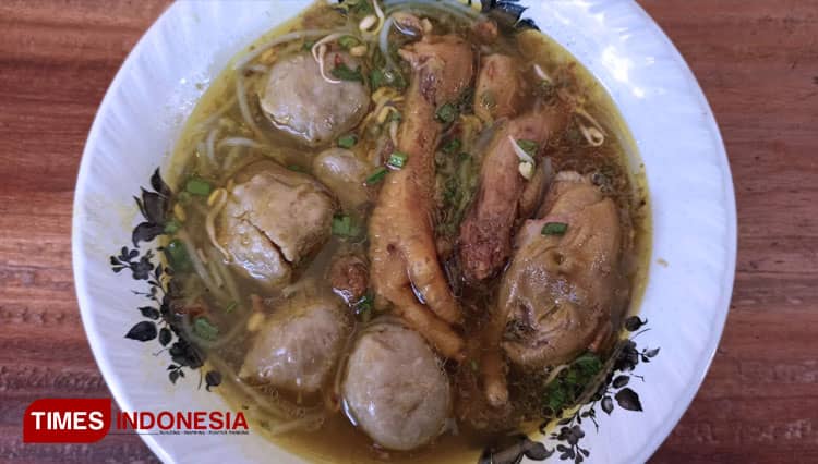 Bakso Kuah Soto Pak Saeton, Sang Legenda Kuliner Kota Banyuwangi Sejak 1969