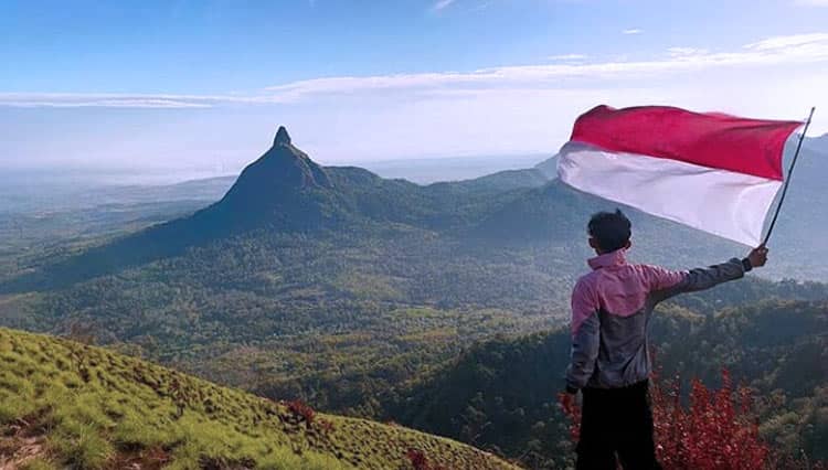 HUT RI, Bukit Besak di Kabupaten Lahat Ramai Dikunjungi Pendaki