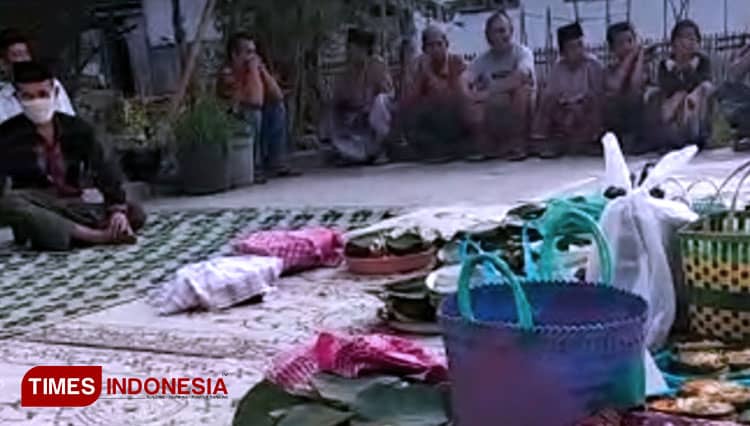 Takir Plontang, Tradisi Warga Desa Kalidawir Tulungagung Meyambut Tahun Baru Islam
