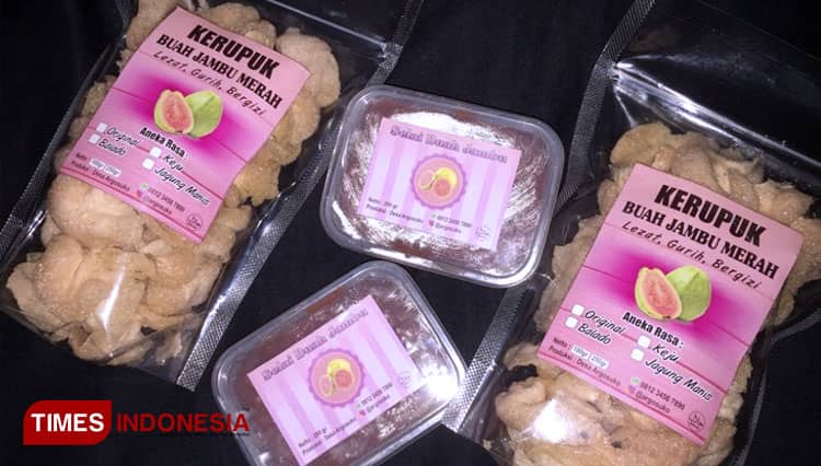Mahasiswa KKN Unisma Malang Bantu Warga Hasilkan Nilai Tambah dari Pertanian Jambu Merah