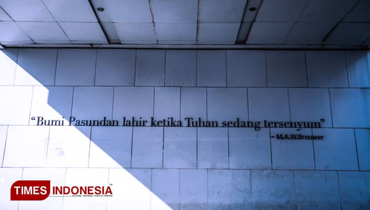 M.A.W Brouwer, Sosok di Balik Instagramable Jalan Asia Afrika Bandung