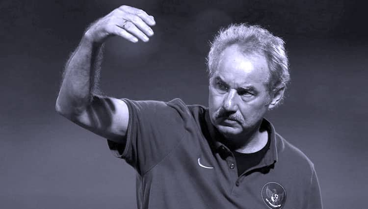 Kisah Alfred Riedl, Jejak Euforia Sepakbola Indonesia dan Hutang Nyawa di Vietnam