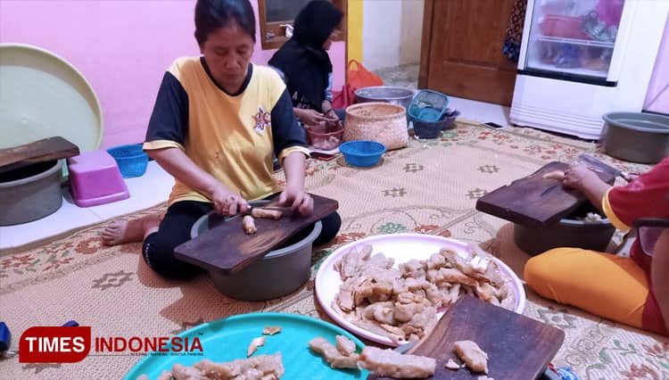 Pentol Corah Makanan Populer Buatan Warga Rejomulyo Madiun