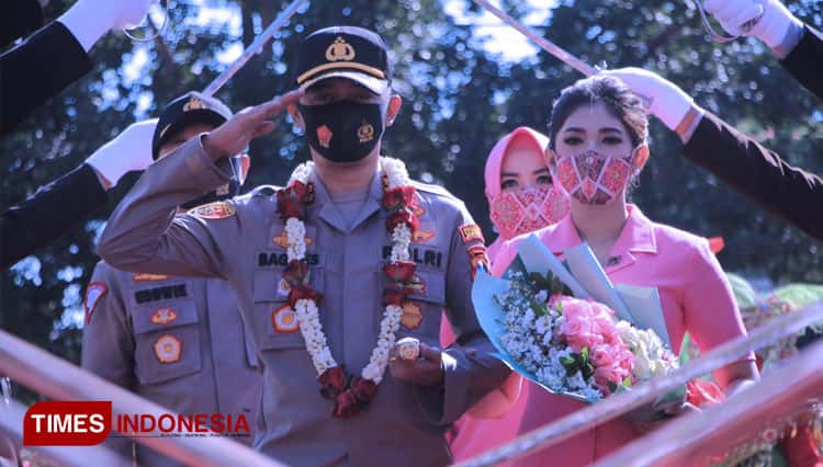 Farewell Parade Kapolres Madiun, Pedang Pora Sambut AKBP R. Bagoes Wibisono