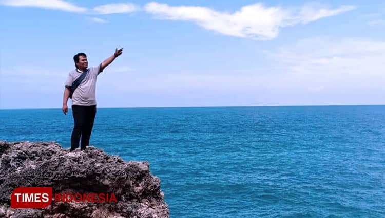 Wow... Ada Nuansa Bali dan Korea di Pantai Kahuripan Pulau Gili Genting