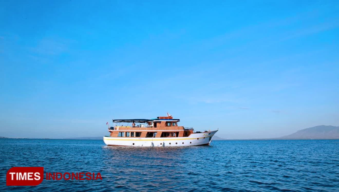 Kapal Asal Italia Buka Rute Wisata Bahari dari Pantai Marina Boom Banyuwangi