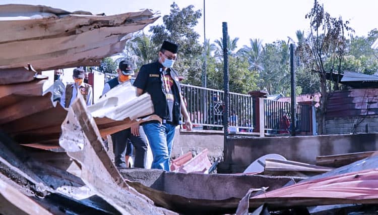 Gubernur NTB Kunjungi Korban Kebakaran di Lombok Utara