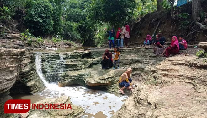 Liburan Destinasi Alam Kali Krapaan Kaligede Senori Tuban Aman Terapkan 3M