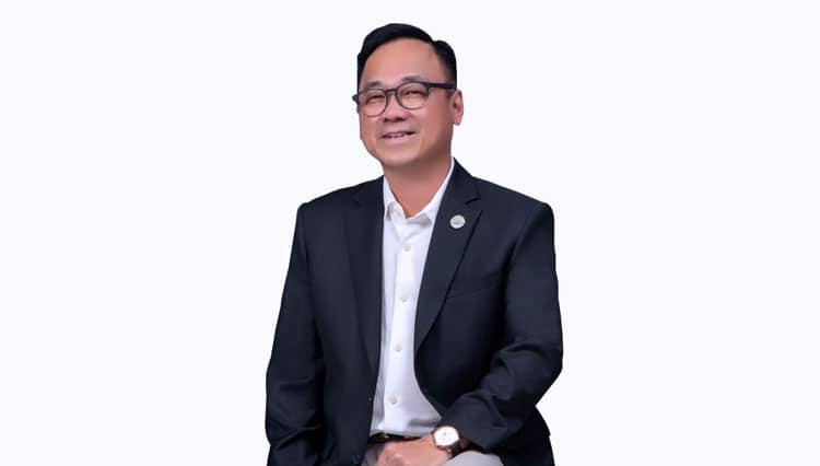 Penulis Its Time to Be Rich Petrus Irianto Herwono: I Believe in Impossible Dream!