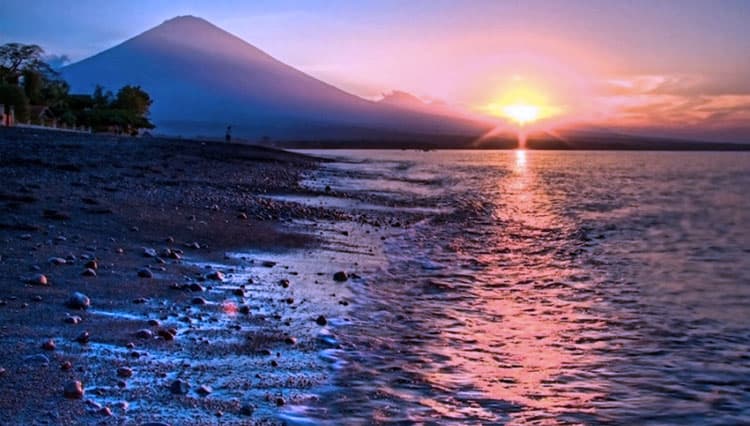Tips Seru Berburu Sunset, Perhatikan Prakiraan Cuaca!