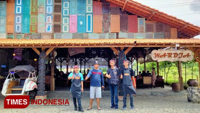 Intip Menu 1990-an di Warung Wardja Wedangan