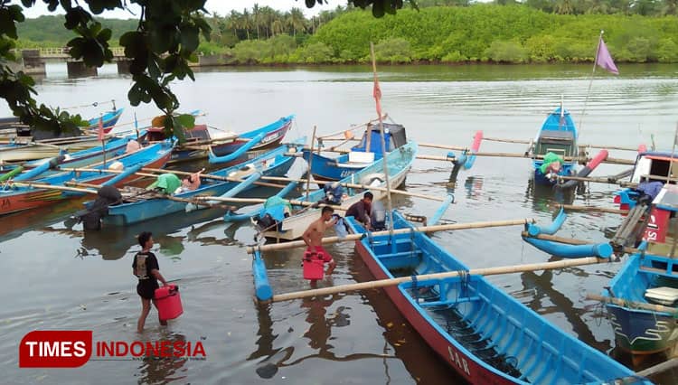 Peringatan Dini Gelombang Tinggi, Nelayan Bojongsalawe Pangandaran Tetap Melaut