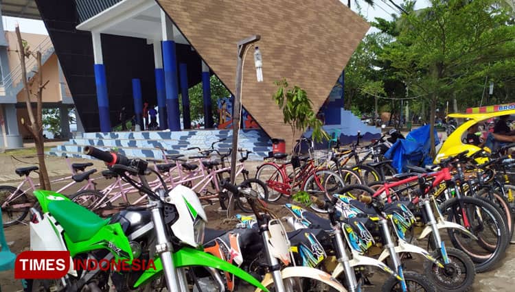 Rental Kendaraan di Pantai Pangandaran Laris Disewa Wisatawan