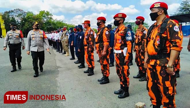 Pemuda Pancasila Kabupaten Malang Bantu Kepolisian Amankan Ibadah Natal di Gereja