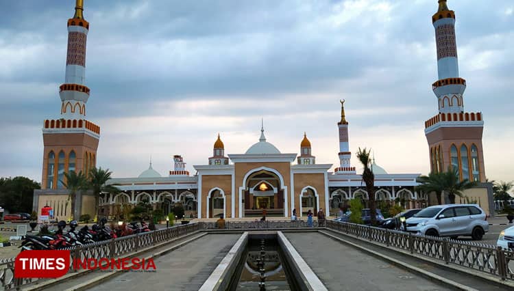 Mengenal Syekh Abdul Manan, Tokoh Tarekat di Balik Nama Islamic Center Indramayu