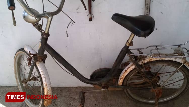 Warga Cirebon Sulap Sepeda Bekas Jadi Minion Keren
