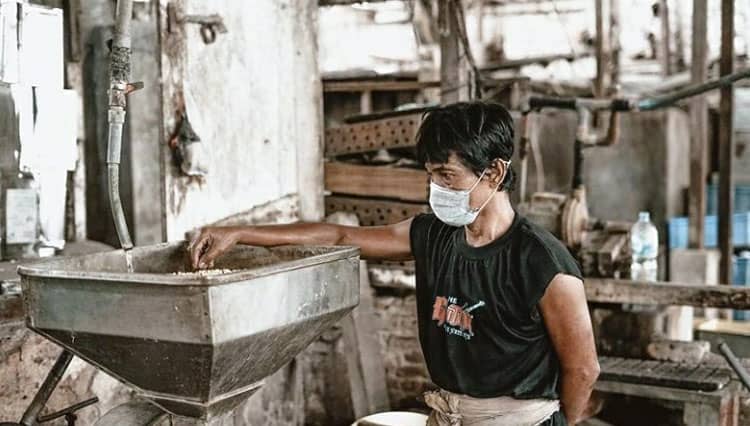 Meski Harga Kedelai Naik, Pabrik Tahu Tertua di Surabaya Masih Bertahan