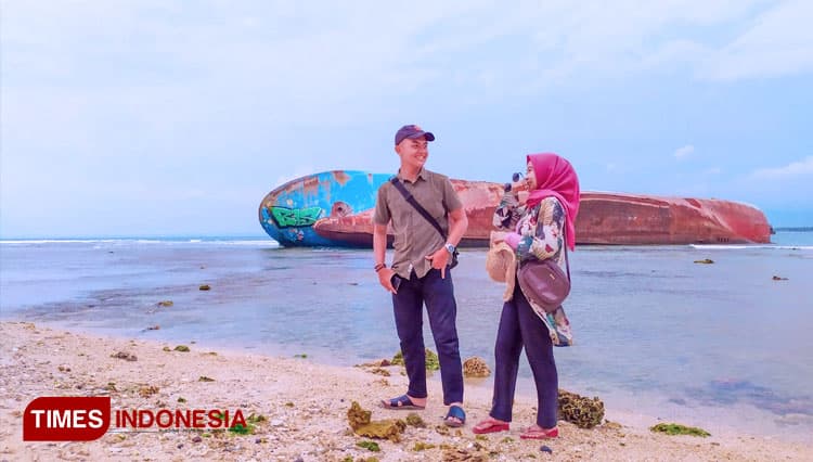 Menguak Fakta Kapal FV Viking yang Ditenggelamkan di Pantai Pangandaran