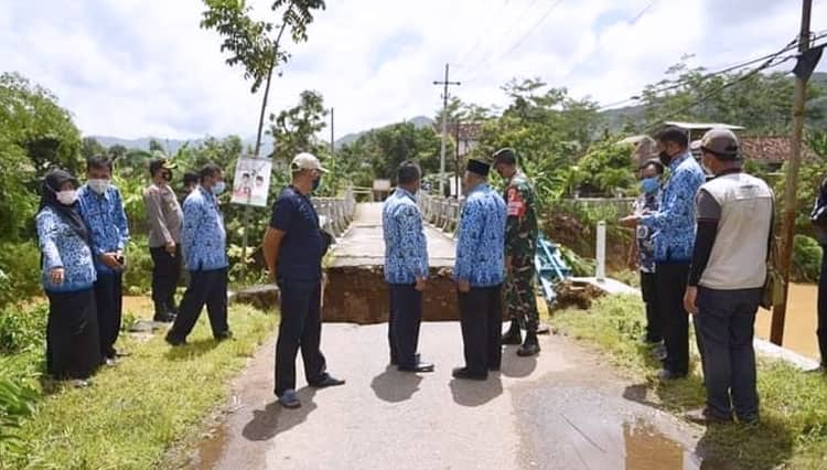 Tak Cukup Anggaran, Jembatan Desa Kembang Pacitan Gagal Dibangun