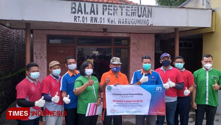 PT Sari Mas Permai Surabaya Lakukan Penyemprotan Disinfektan Sekitar Pabrik