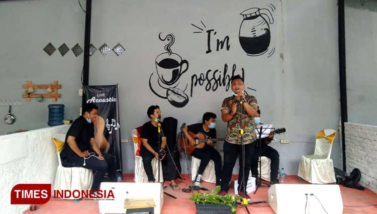 Mengenal Bluescreen, Band Mojokerto yang Perform di Depan Mensos RI