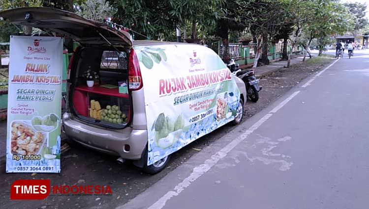 Kuliner Rujak Jambu Kristal Menjamur di Mojokerto