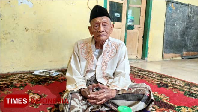 KH Abu Bakar, Santri Kalong Saksi Hidup KH Hasyim Asyari Wafat