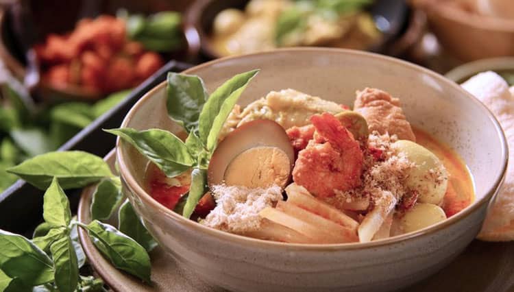Catat, Inilah Resep Pedas dan Gurih Lontong Cap Gomeh