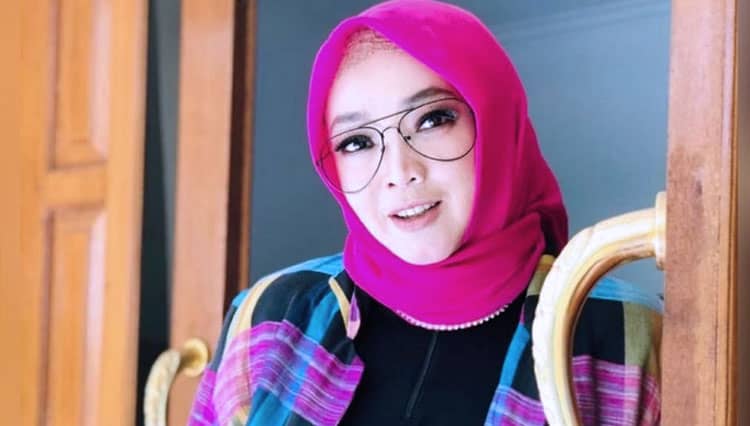 Artis Rina Gunawan Meninggal Dunia