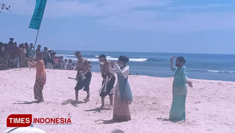 Tarian Cakalele dan Tide Tide Menjadi Pembuka Toguruga Surf Competition
